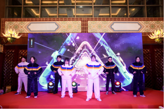 2025新澳门免费原料宝典