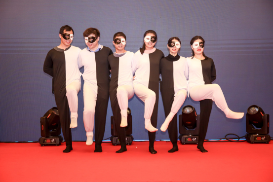 2025新澳门免费原料宝典