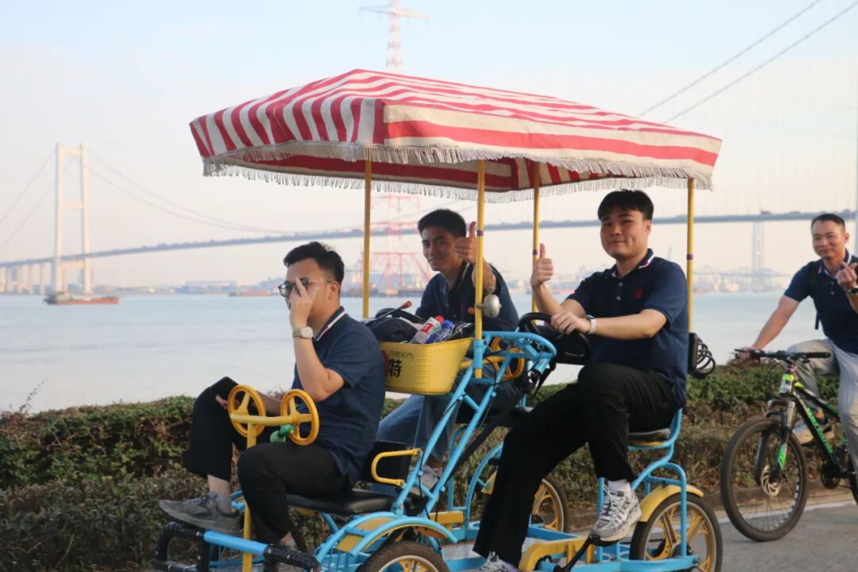 2025新澳门免费原料宝典