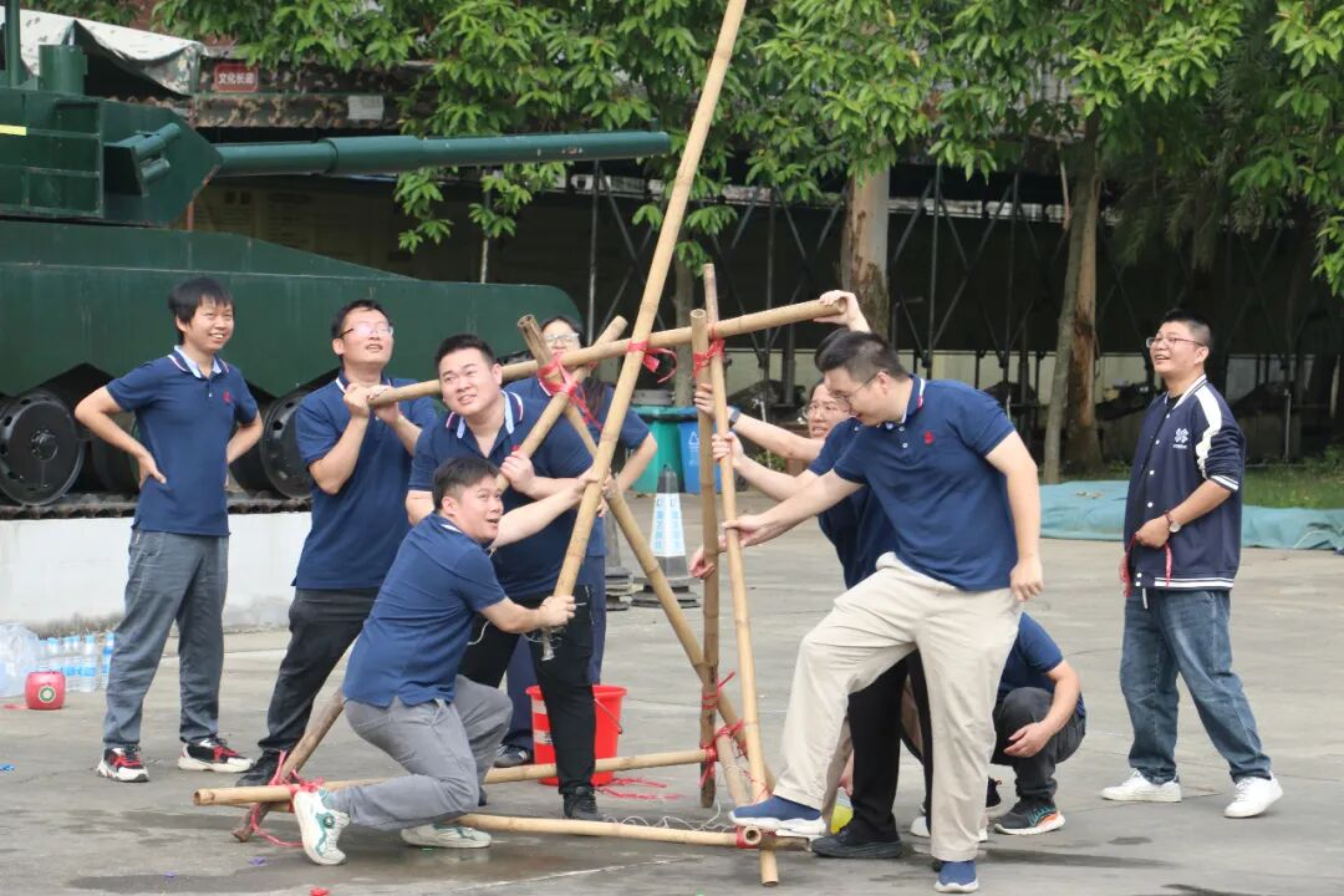 2025新澳门免费原料宝典