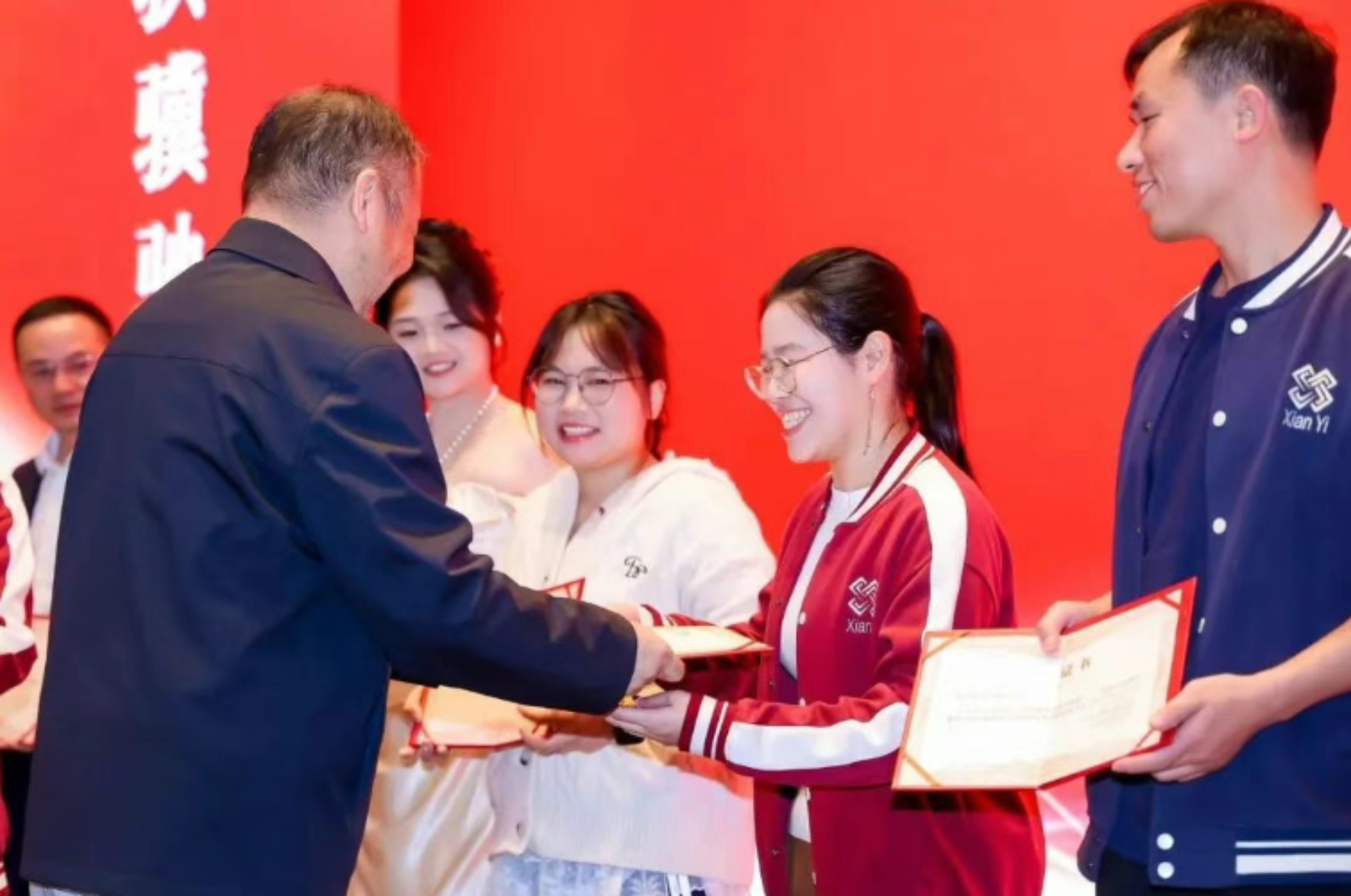 2025新澳门免费原料宝典