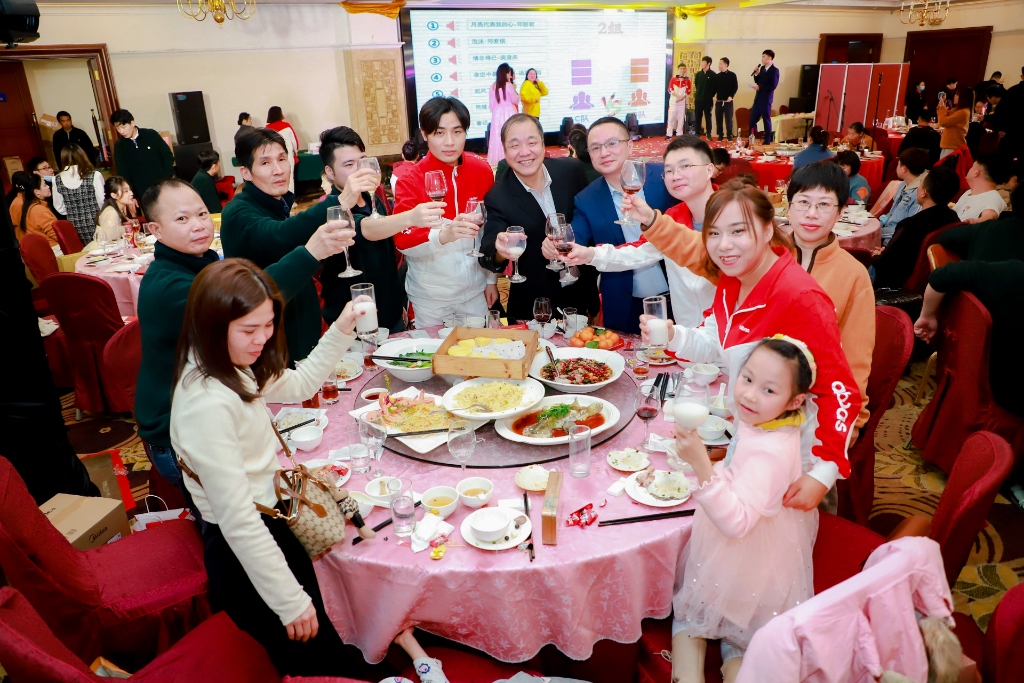 2025新澳门免费原料宝典